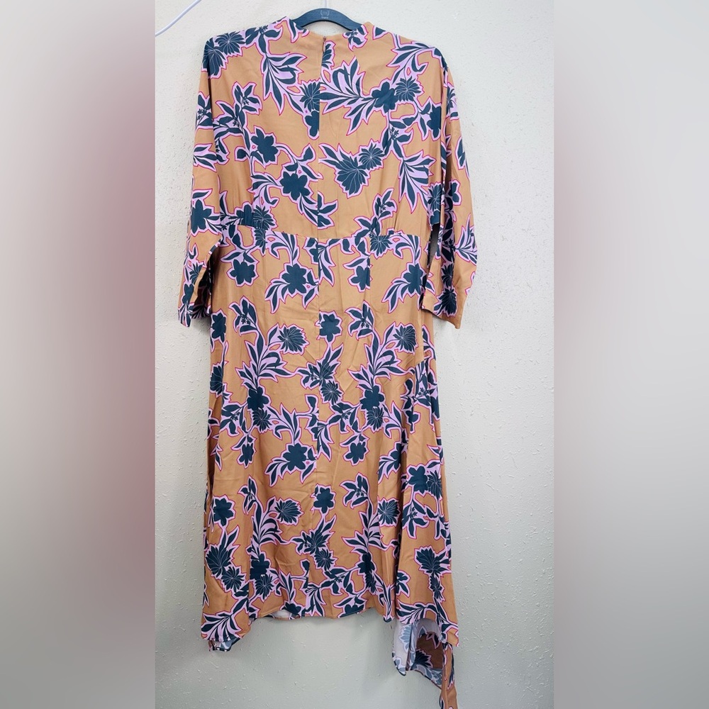 St. John collection Handkerchief Hem Silk Blend  Dress Camel Pink Gray 12 $1,195 - Picture 4 of 13